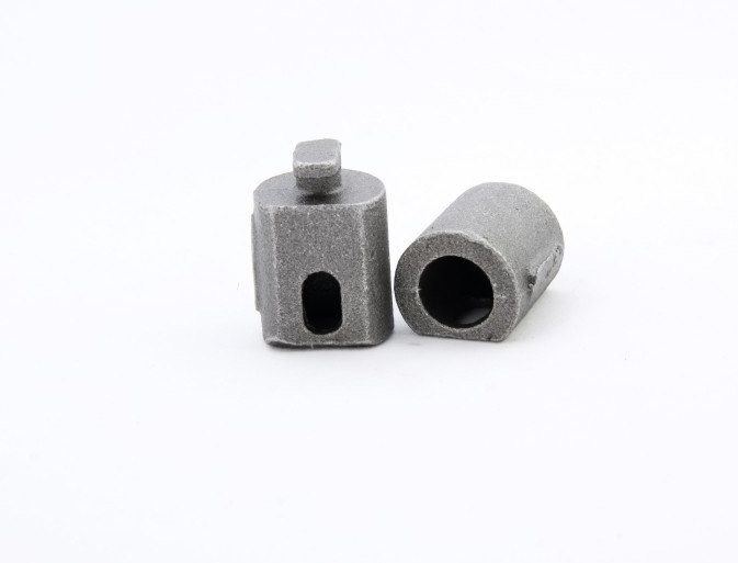 �����i��